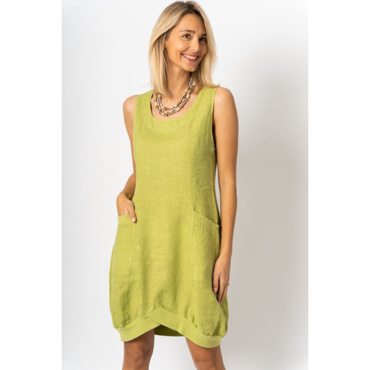 Short dress big pockets by wholesaler Look Mode USA.